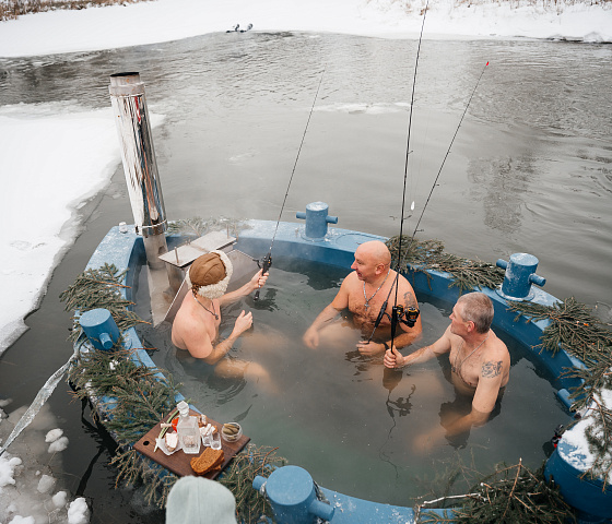 Hot tub boat